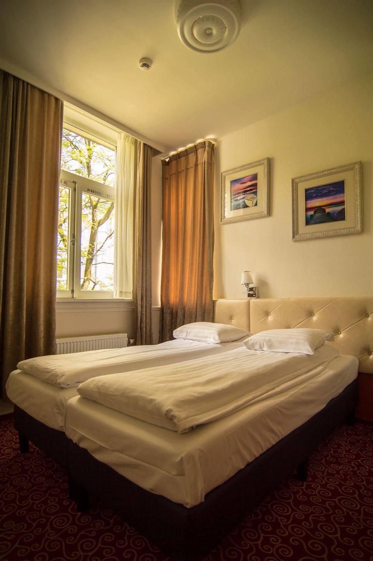 Amsterdam Downtown Hotel Exterior photo